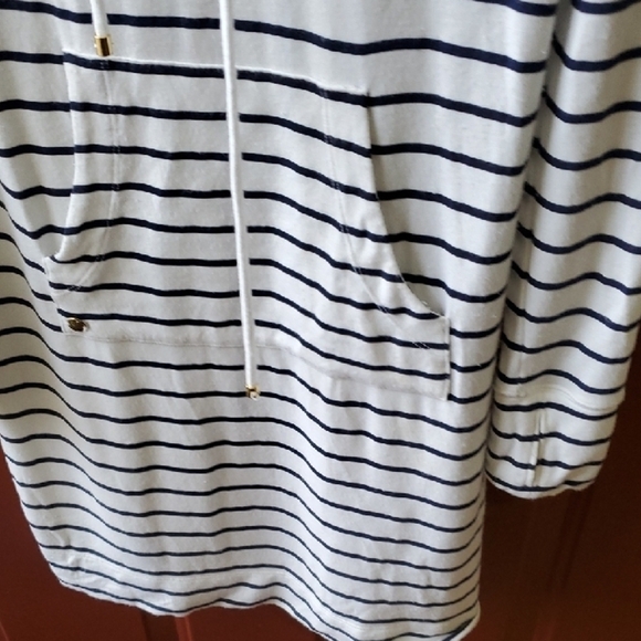 Lily Pulitzer Striped Hooded Dress with Pockets - Picture 11 of 13